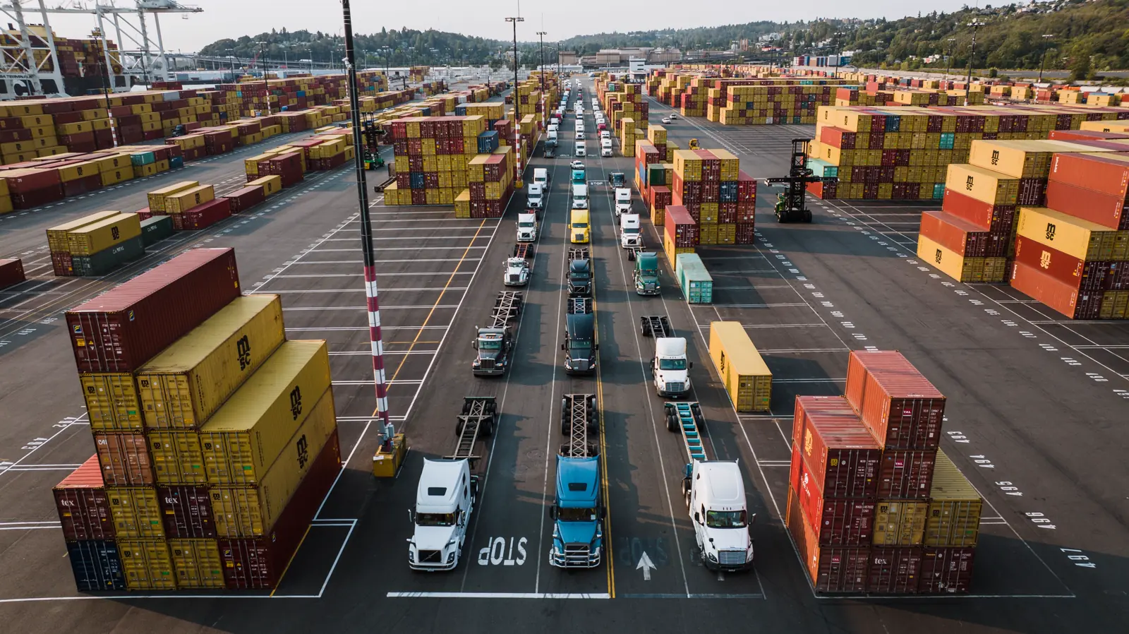 The right loads. The right lanes. Every day. — Geo Enterprises truck dispatch